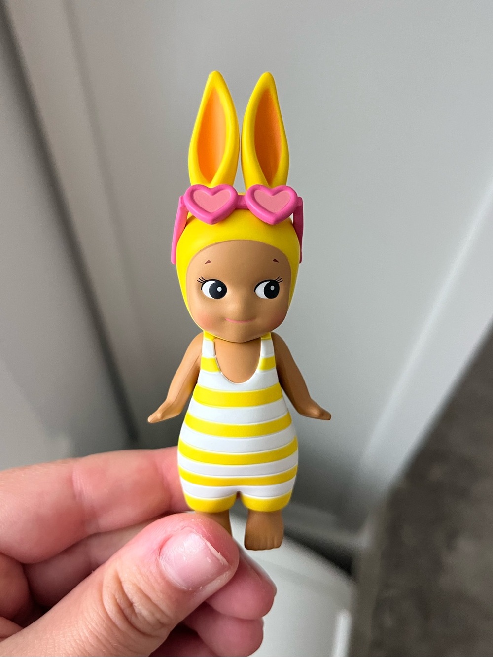 SONNY ANGEL Summer Vacation Series - Rabbit Figurine - Picture 3 of 6